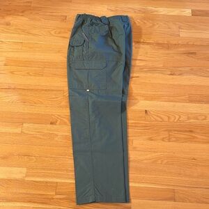 Men’s cargo pants camo green 34 x 34 Rustic Ridge smoke free home
